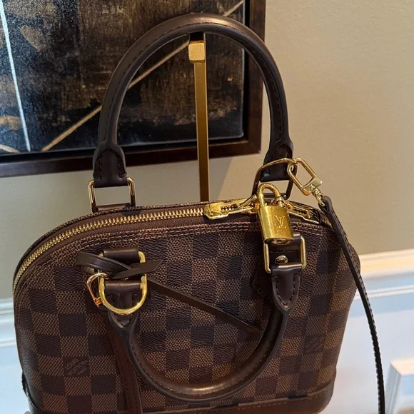 Louis Vuitton Alma BB in Damier Ebene Canvas Authentic (few months old) - Picture 6 of 17
